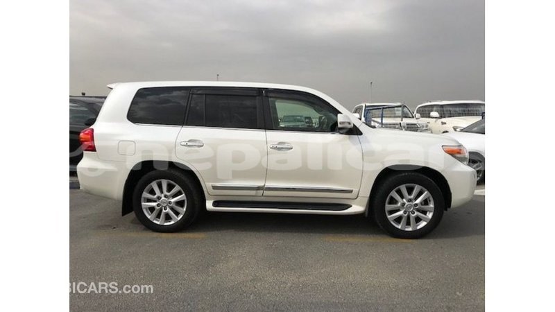 Big with watermark toyota land cruiser bagmati import dubai 2580