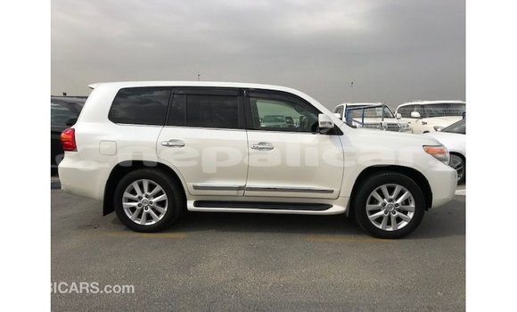 Buy Import Toyota Land Cruiser White Car in Import - Dubai in Bagmati Buy Import Toyota Land Cruiser White Car in Import - Dubai in Bagmati