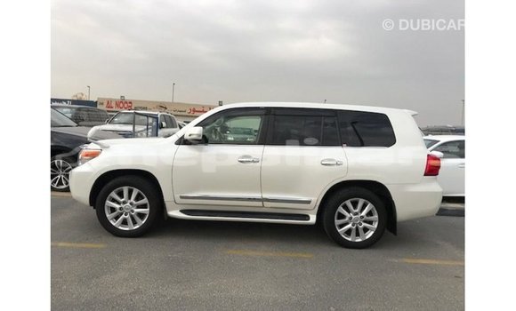 Buy Import Toyota Land Cruiser White Car in Import - Dubai in Bagmati Buy Import Toyota Land Cruiser White Car in Import - Dubai in Bagmati