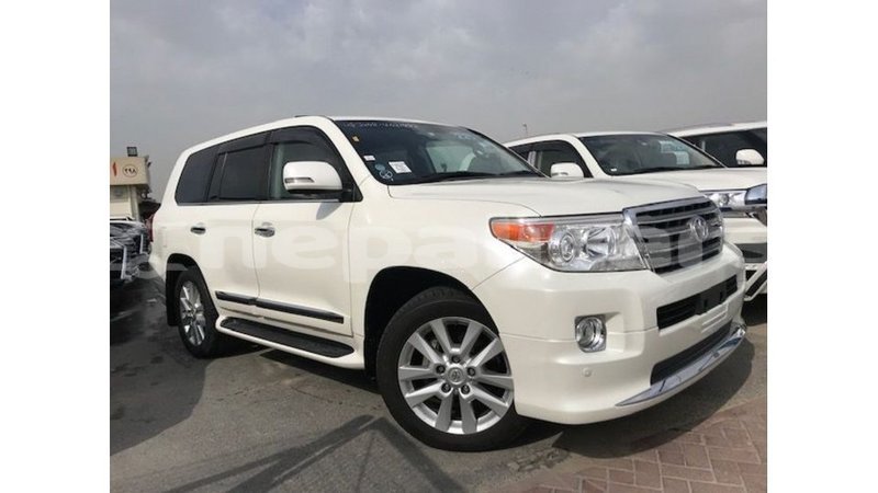 Big with watermark toyota land cruiser bagmati import dubai 2581