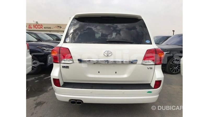 Big with watermark toyota land cruiser bagmati import dubai 2581