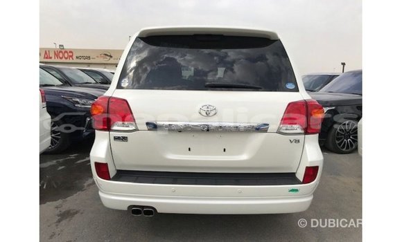 Buy Import Toyota Land Cruiser White Car in Import - Dubai in Bagmati Buy Import Toyota Land Cruiser White Car in Import - Dubai in Bagmati