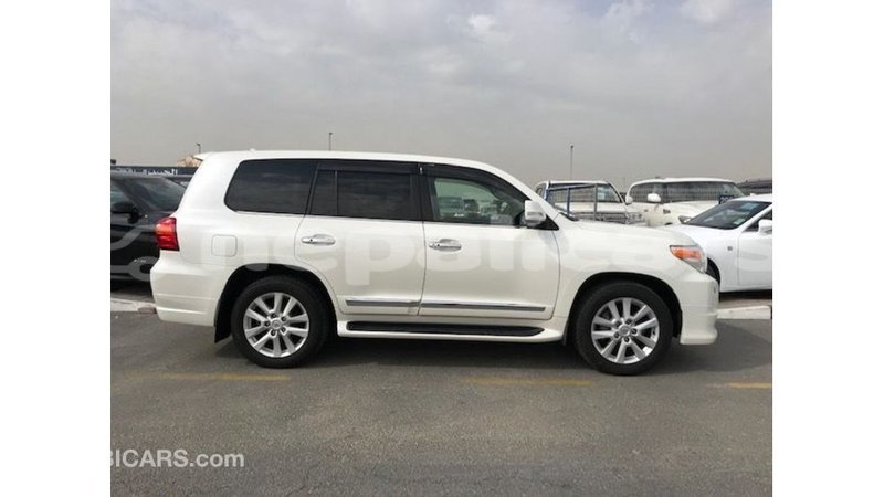 Big with watermark toyota land cruiser bagmati import dubai 2581
