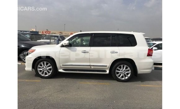 Buy Import Toyota Land Cruiser White Car in Import - Dubai in Bagmati Buy Import Toyota Land Cruiser White Car in Import - Dubai in Bagmati