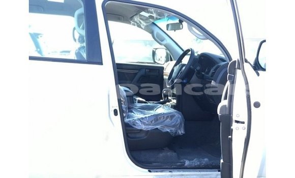 Buy Import Toyota Land Cruiser White Car in Import - Dubai in Bagmati Buy Import Toyota Land Cruiser White Car in Import - Dubai in Bagmati