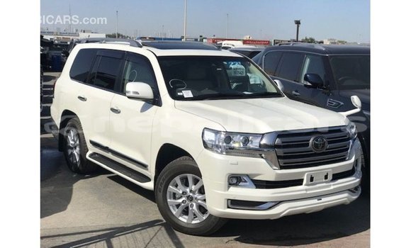 Buy Import Toyota Land Cruiser White Car in Import - Dubai in Bagmati Buy Import Toyota Land Cruiser White Car in Import - Dubai in Bagmati