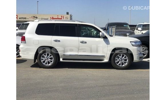 Buy Import Toyota Land Cruiser White Car in Import - Dubai in Bagmati Buy Import Toyota Land Cruiser White Car in Import - Dubai in Bagmati