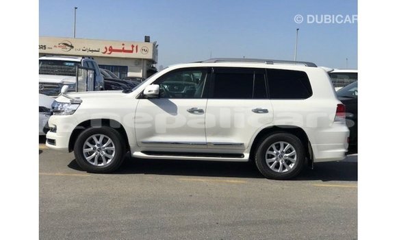 Buy Import Toyota Land Cruiser White Car in Import - Dubai in Bagmati Buy Import Toyota Land Cruiser White Car in Import - Dubai in Bagmati