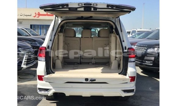 Buy Import Toyota Land Cruiser White Car in Import - Dubai in Bagmati Buy Import Toyota Land Cruiser White Car in Import - Dubai in Bagmati
