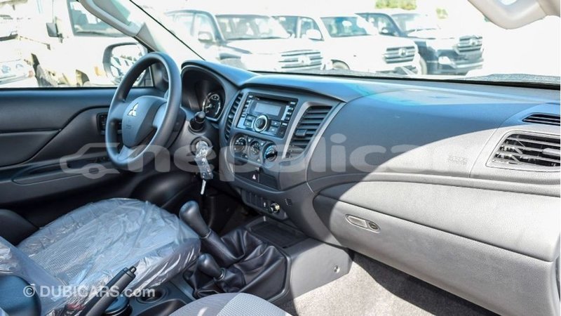 Big with watermark mitsubishi l200 bagmati import dubai 2593
