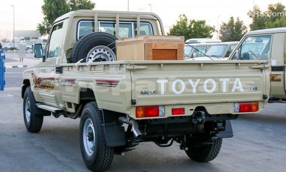 Buy Import Toyota Land Cruiser Beige Car in Import - Dubai in Bagmati Buy Import Toyota Land Cruiser Beige Car in Import - Dubai in Bagmati