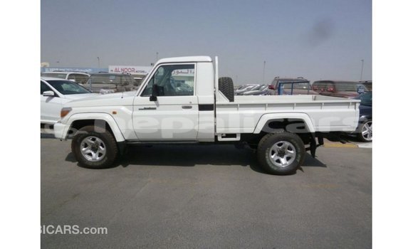 Buy Import Toyota Land Cruiser White Car in Import - Dubai in Bagmati Buy Import Toyota Land Cruiser White Car in Import - Dubai in Bagmati