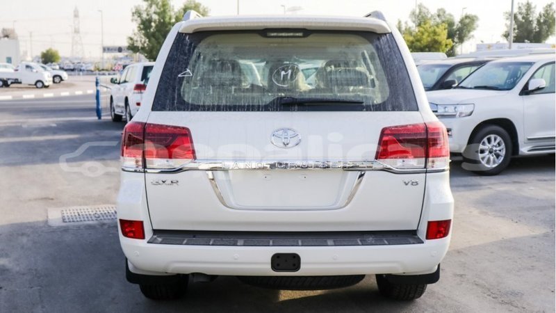 Big with watermark toyota land cruiser bagmati import dubai 2625