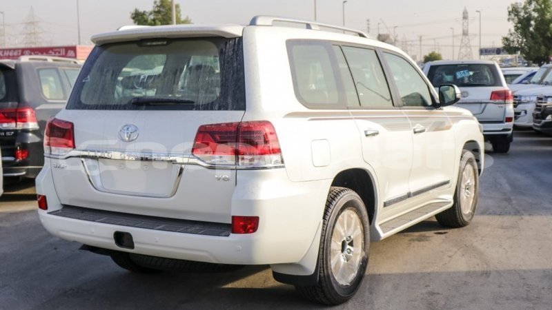 Big with watermark toyota land cruiser bagmati import dubai 2625
