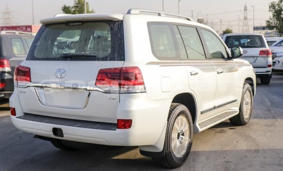 Buy Import Toyota Land Cruiser White Car in Import - Dubai in Bagmati Buy Import Toyota Land Cruiser White Car in Import - Dubai in Bagmati