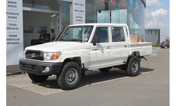 Buy Import Toyota Land Cruiser White Car in Import - Dubai in Bagmati Buy Import Toyota Land Cruiser White Car in Import - Dubai in Bagmati