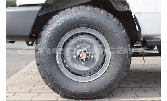 Buy Import Toyota Land Cruiser White Car in Import - Dubai in Bagmati Buy Import Toyota Land Cruiser White Car in Import - Dubai in Bagmati