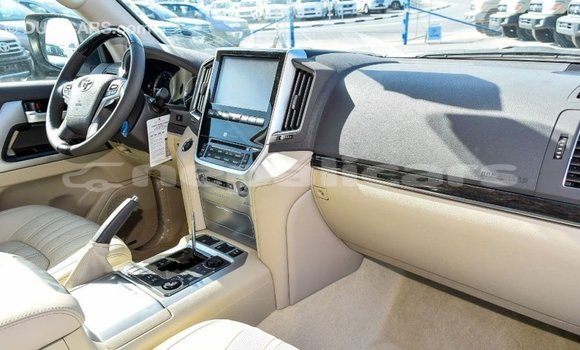 Buy Import Toyota Land Cruiser White Car in Import - Dubai in Bagmati Buy Import Toyota Land Cruiser White Car in Import - Dubai in Bagmati
