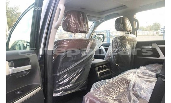 Buy Import Toyota Land Cruiser Black Car in Import - Dubai in Bagmati Buy Import Toyota Land Cruiser Black Car in Import - Dubai in Bagmati