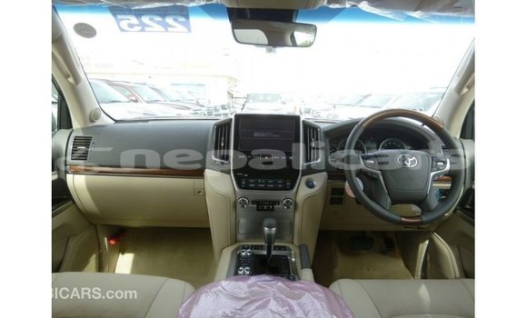 Buy Import Toyota Land Cruiser White Car in Import - Dubai in Bagmati Buy Import Toyota Land Cruiser White Car in Import - Dubai in Bagmati