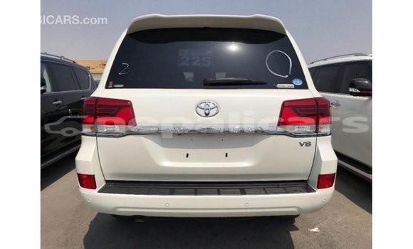 Buy Import Toyota Land Cruiser White Car in Import - Dubai in Bagmati Buy Import Toyota Land Cruiser White Car in Import - Dubai in Bagmati