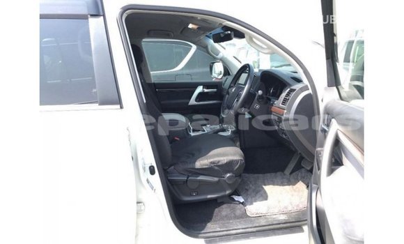 Buy Import Toyota Land Cruiser White Car in Import - Dubai in Bagmati Buy Import Toyota Land Cruiser White Car in Import - Dubai in Bagmati