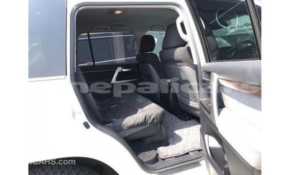 Buy Import Toyota Land Cruiser White Car in Import - Dubai in Bagmati Buy Import Toyota Land Cruiser White Car in Import - Dubai in Bagmati