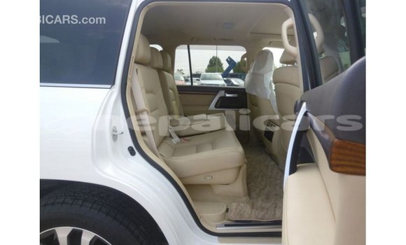 Buy Import Toyota Land Cruiser White Car in Import - Dubai in Bagmati Buy Import Toyota Land Cruiser White Car in Import - Dubai in Bagmati