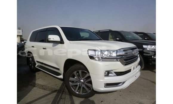 Buy Import Toyota Land Cruiser White Car in Import - Dubai in Bagmati Buy Import Toyota Land Cruiser White Car in Import - Dubai in Bagmati