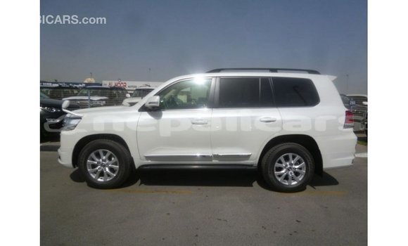 Buy Import Toyota Land Cruiser White Car in Import - Dubai in Bagmati Buy Import Toyota Land Cruiser White Car in Import - Dubai in Bagmati