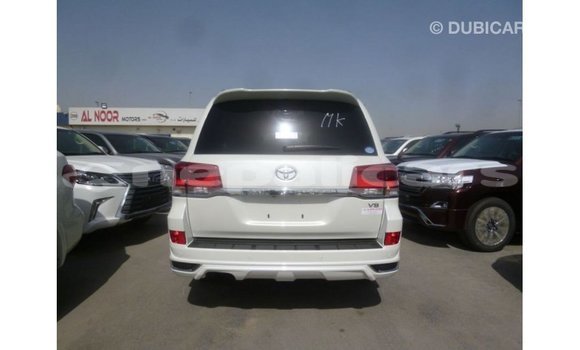 Buy Import Toyota Land Cruiser White Car in Import - Dubai in Bagmati Buy Import Toyota Land Cruiser White Car in Import - Dubai in Bagmati