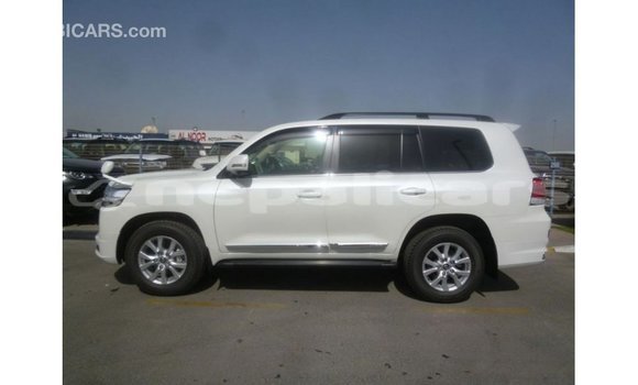 Buy Import Toyota Land Cruiser White Car in Import - Dubai in Bagmati Buy Import Toyota Land Cruiser White Car in Import - Dubai in Bagmati