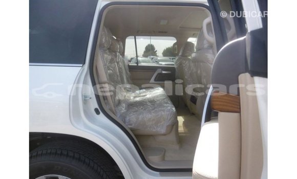 Buy Import Toyota Land Cruiser White Car in Import - Dubai in Bagmati Buy Import Toyota Land Cruiser White Car in Import - Dubai in Bagmati