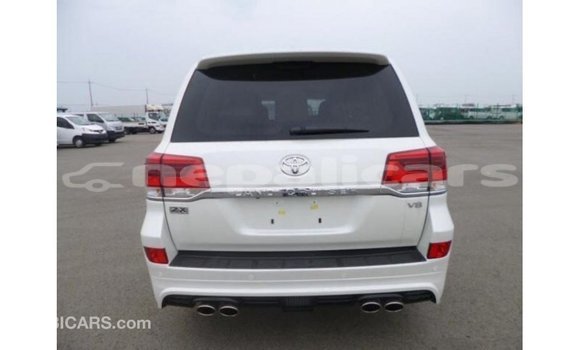 Buy Import Toyota Land Cruiser White Car in Import - Dubai in Bagmati Buy Import Toyota Land Cruiser White Car in Import - Dubai in Bagmati