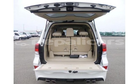 Buy Import Toyota Land Cruiser White Car in Import - Dubai in Bagmati Buy Import Toyota Land Cruiser White Car in Import - Dubai in Bagmati