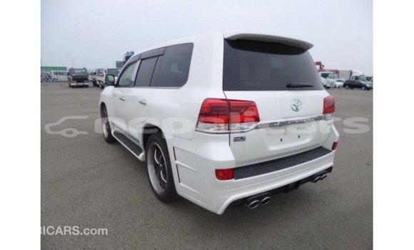 Buy Import Toyota Land Cruiser White Car in Import - Dubai in Bagmati Buy Import Toyota Land Cruiser White Car in Import - Dubai in Bagmati