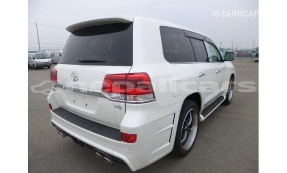 Buy Import Toyota Land Cruiser White Car in Import - Dubai in Bagmati Buy Import Toyota Land Cruiser White Car in Import - Dubai in Bagmati