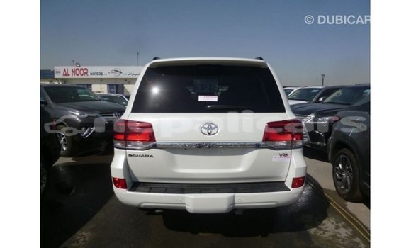 Buy Import Toyota Land Cruiser White Car in Import - Dubai in Bagmati Buy Import Toyota Land Cruiser White Car in Import - Dubai in Bagmati