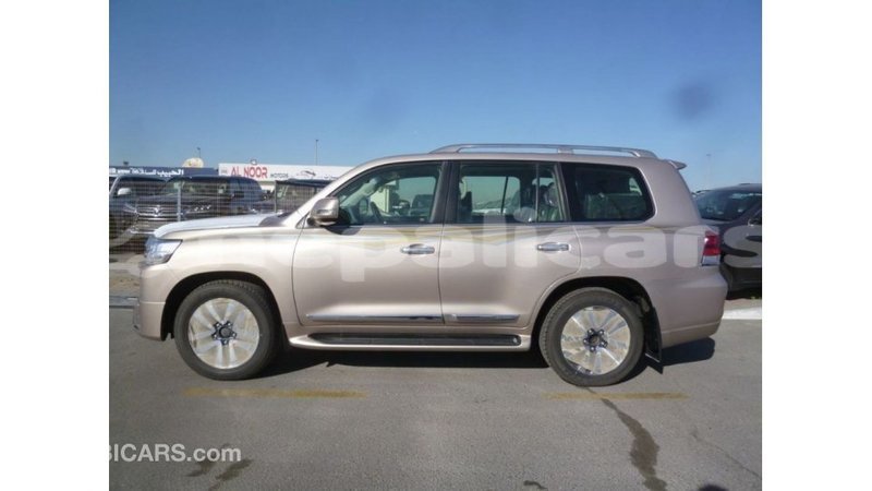 Big with watermark toyota land cruiser bagmati import dubai 2736