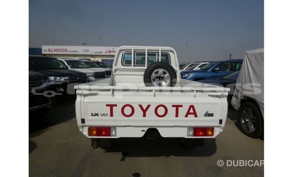 Buy Import Toyota Land Cruiser White Car in Import - Dubai in Bagmati Buy Import Toyota Land Cruiser White Car in Import - Dubai in Bagmati