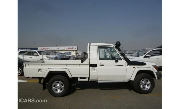 Buy Import Toyota Land Cruiser White Car in Import - Dubai in Bagmati Buy Import Toyota Land Cruiser White Car in Import - Dubai in Bagmati