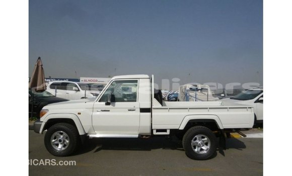 Buy Import Toyota Land Cruiser White Car in Import - Dubai in Bagmati Buy Import Toyota Land Cruiser White Car in Import - Dubai in Bagmati