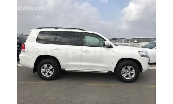 Buy Import Toyota Land Cruiser White Car in Import - Dubai in Bagmati Buy Import Toyota Land Cruiser White Car in Import - Dubai in Bagmati