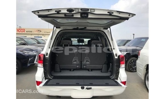 Buy Import Toyota Land Cruiser White Car in Import - Dubai in Bagmati Buy Import Toyota Land Cruiser White Car in Import - Dubai in Bagmati
