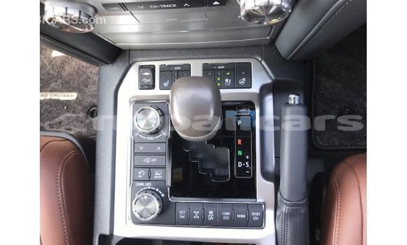 Buy Import Toyota Land Cruiser White Car in Import - Dubai in Bagmati Buy Import Toyota Land Cruiser White Car in Import - Dubai in Bagmati