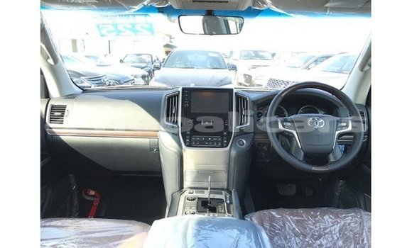 Buy Import Toyota Land Cruiser White Car in Import - Dubai in Bagmati Buy Import Toyota Land Cruiser White Car in Import - Dubai in Bagmati