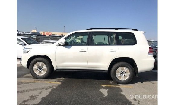 Buy Import Toyota Land Cruiser White Car in Import - Dubai in Bagmati Buy Import Toyota Land Cruiser White Car in Import - Dubai in Bagmati