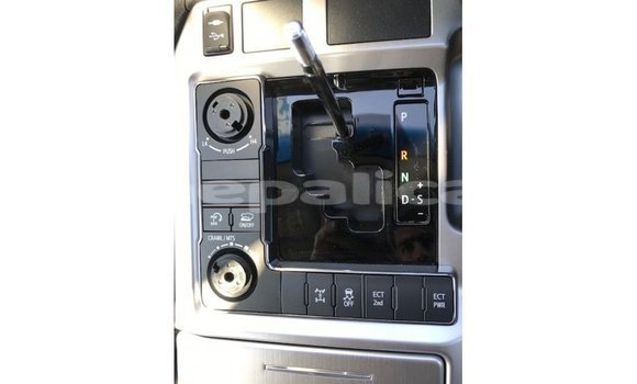 Buy Import Toyota Land Cruiser White Car in Import - Dubai in Bagmati Buy Import Toyota Land Cruiser White Car in Import - Dubai in Bagmati