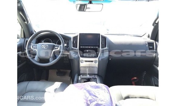 Buy Import Toyota Land Cruiser White Car in Import - Dubai in Bagmati Buy Import Toyota Land Cruiser White Car in Import - Dubai in Bagmati
