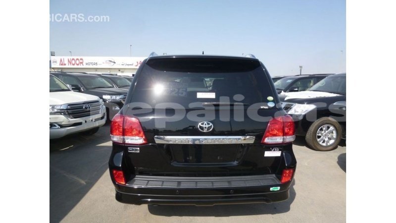 Big with watermark toyota land cruiser bagmati import dubai 2759